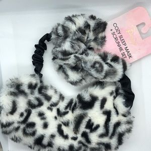 Berry Cozy Leopard Print Sleep Mask & Scrunchie